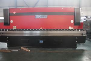 Máquina 160T6000 ar dobladora placa 2 ejes NC