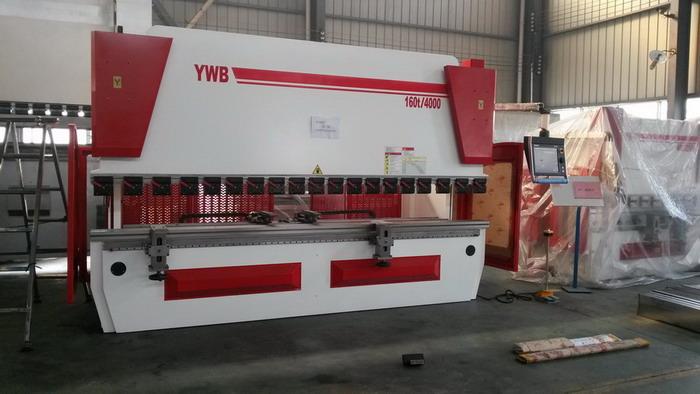 AHYW 6 Ais CNC Synchro Press Brakes 4M