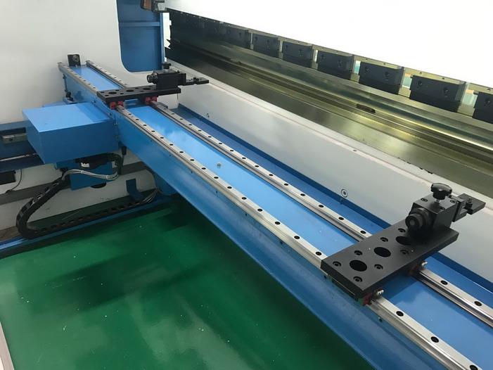 AHYW Yawei XR 2 axis CNC controlled 60T2m  small press brake auto back gauge made in china factory