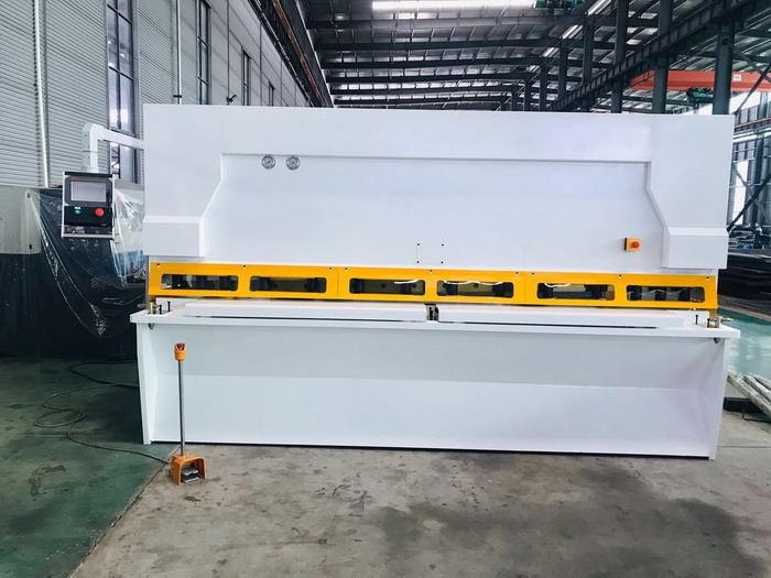 AHYW HGSK 3M CNC Guillotine Shear Italy ESA S625