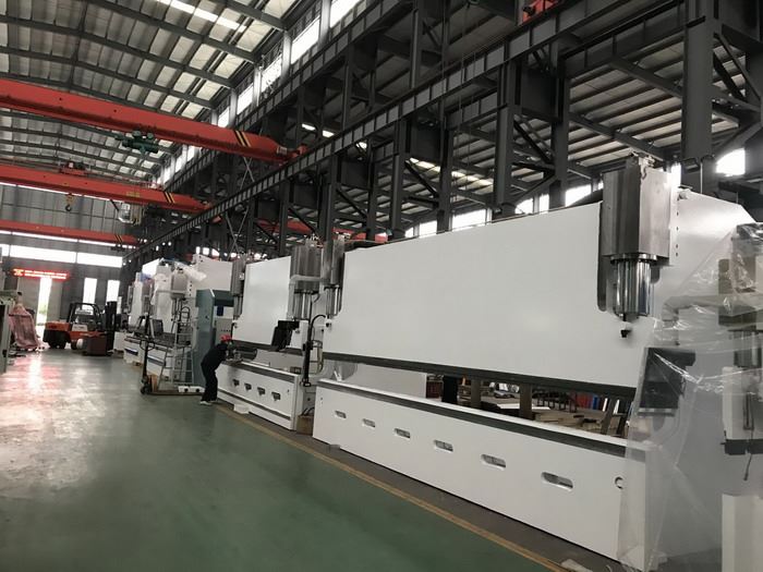 AHYW China yawei 300t6m 400T6M cnc sheet metal bending machines factory